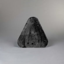 Stor, triangulär Step triangulär (för 12, 15 eller 20 cm långa stolpar) Mörkgrå